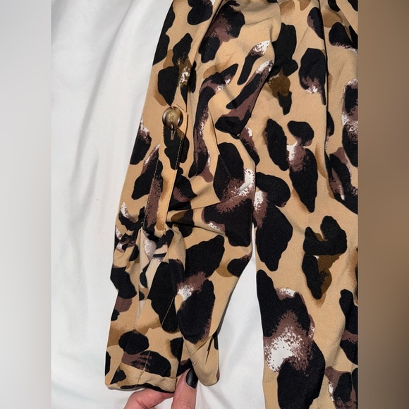 🚫SOlD🚫 SHEIN Short and blazer Matching Set - Picture 8 of 9